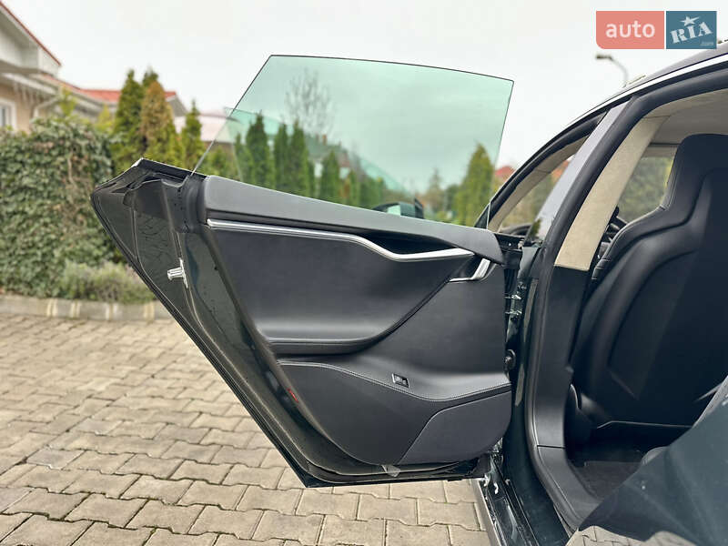 Лифтбек Tesla Model S 2014 в Одессе
