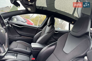 Лифтбек Tesla Model S 2017 в 