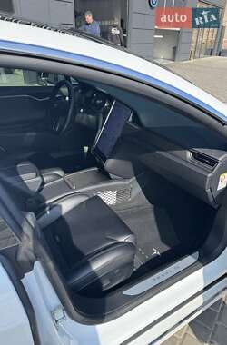 Лифтбек Tesla Model S 2020 в 