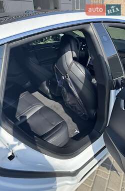 Лифтбек Tesla Model S 2020 в 
