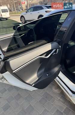 Лифтбек Tesla Model S 2020 в 