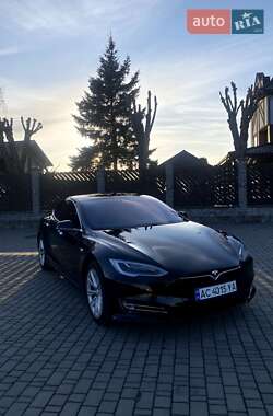 Лифтбек Tesla Model S 2018 в 