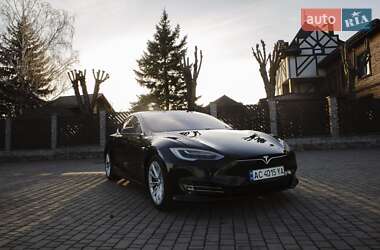 Лифтбек Tesla Model S 2018 в 