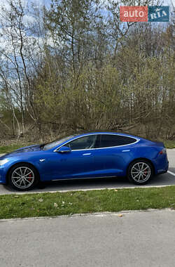 Ліфтбек Tesla Model S 2015 в 
