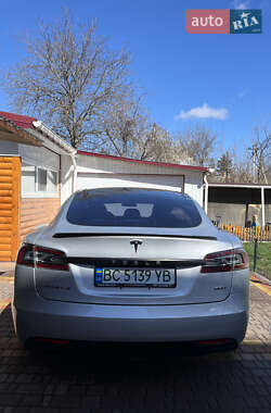 Лифтбек Tesla Model S 2016 в 
