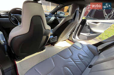 Лифтбек Tesla Model S 2016 в 