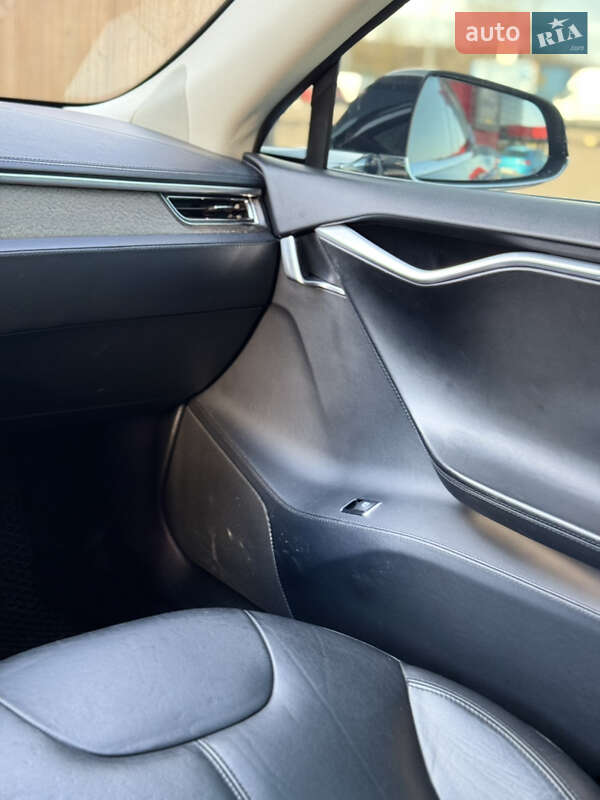 Ліфтбек Tesla Model S 2012 в Києві