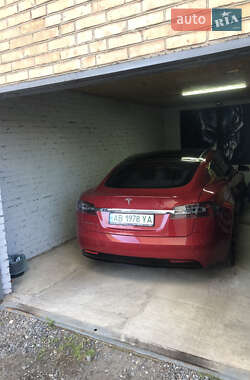 Ліфтбек Tesla Model S 2016 в 