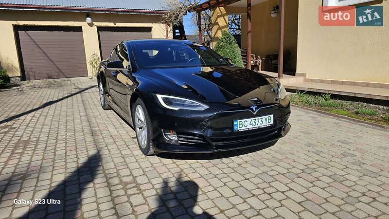 Лифтбек Tesla Model S 2017 в 