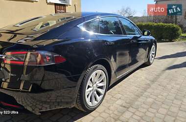Лифтбек Tesla Model S 2017 в Львове