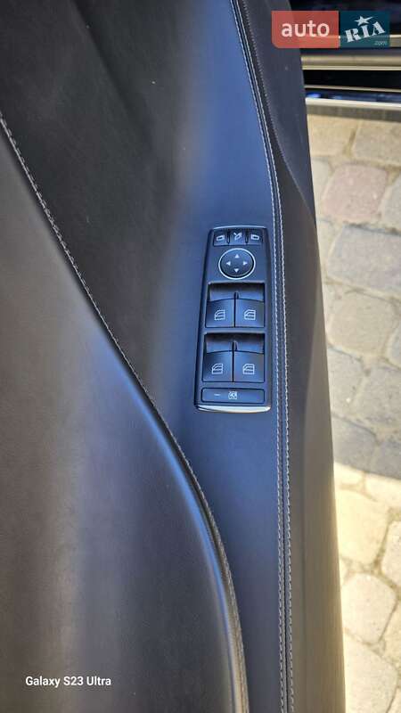 Лифтбек Tesla Model S 2017 в Львове