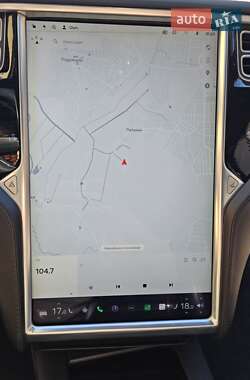 Лифтбек Tesla Model S 2017 в Львове