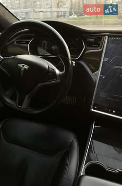 Лифтбек Tesla Model S 2016 в 