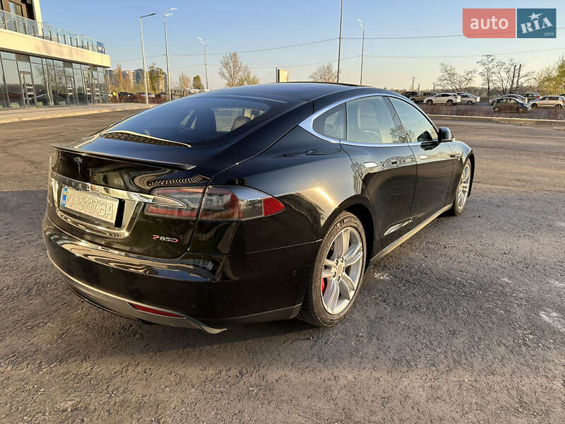 Ліфтбек Tesla Model S 2015 в Києві