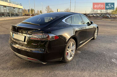 Лифтбек Tesla Model S 2015 в 