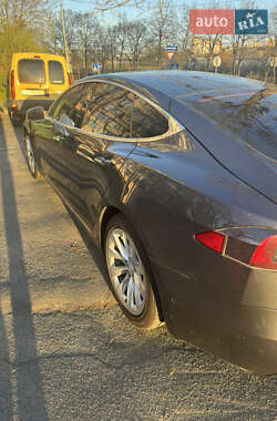 Лифтбек Tesla Model S 2017 в 