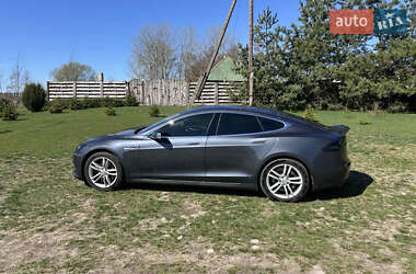 Лифтбек Tesla Model S 2015 в 