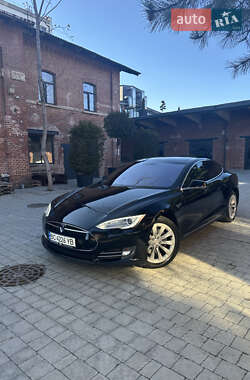 Лифтбек Tesla Model S 2013 в 