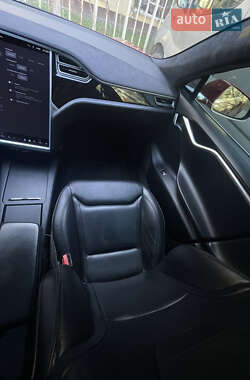 Лифтбек Tesla Model S 2016 в 