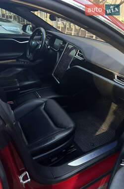 Лифтбек Tesla Model S 2016 в 