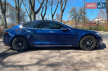 Лифтбек Tesla Model S 2017 в 