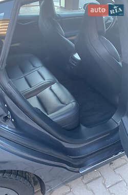 Лифтбек Tesla Model S 2019 в 