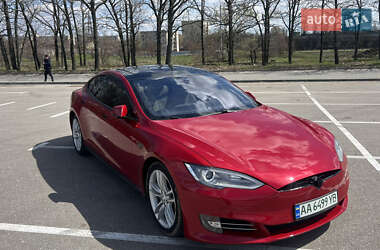 Лифтбек Tesla Model S 2016 в 