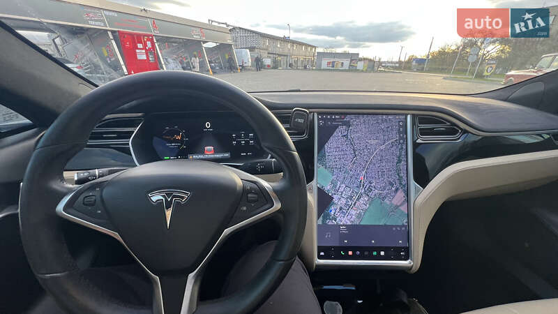 Лифтбек Tesla Model S 2016 в Киеве