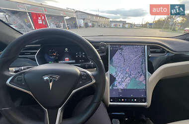 Лифтбек Tesla Model S 2016 в 