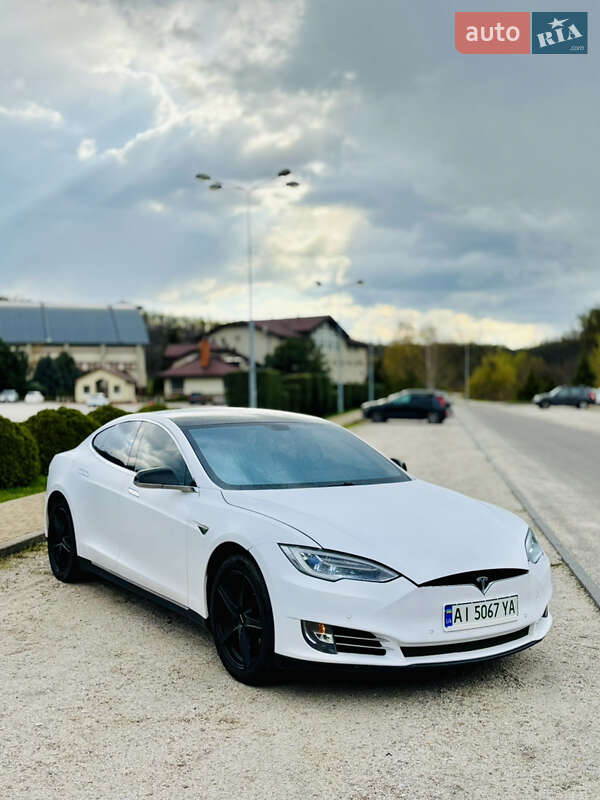 Лифтбек Tesla Model S 2013 в Днепре
