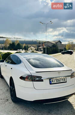 Лифтбек Tesla Model S 2013 в 