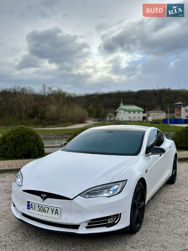Лифтбек Tesla Model S 2013 в Днепре