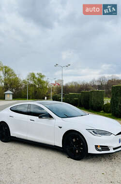 Лифтбек Tesla Model S 2013 в 