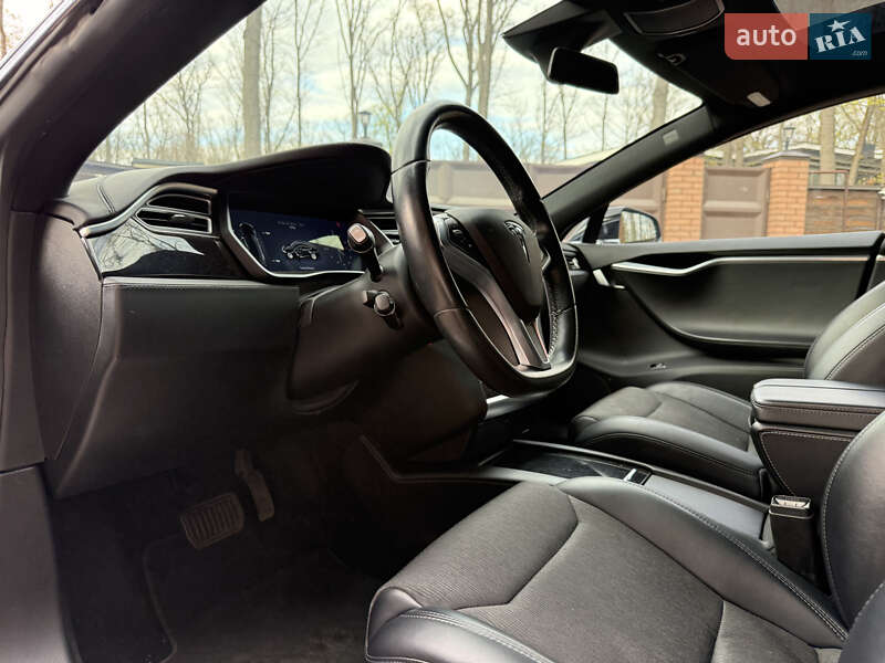 Лифтбек Tesla Model S 2017 в Харькове