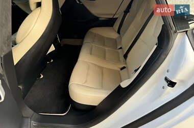Лифтбек Tesla Model S 2019 в 
