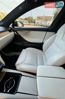 Лифтбек Tesla Model S 2019 в 