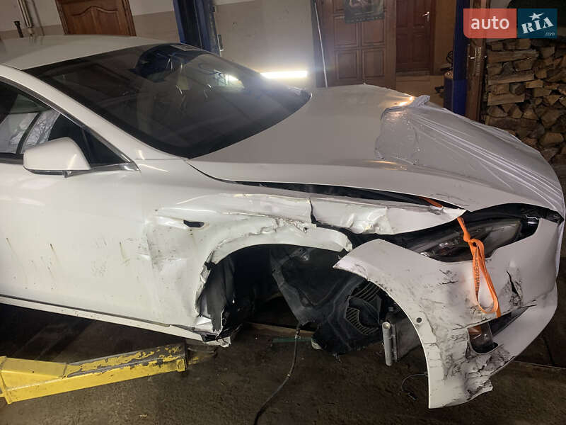 Лифтбек Tesla Model S 2016 в Ровно фото 8 Лифтбек Tesla Model S 2016 в Ровно