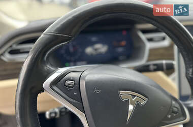 Лифтбек Tesla Model S 2015 в 