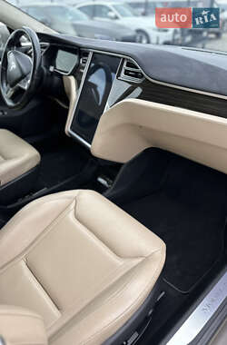 Лифтбек Tesla Model S 2015 в 