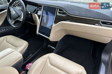 Лифтбек Tesla Model S 2015 в 