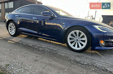 Лифтбек Tesla Model S 2017 в 