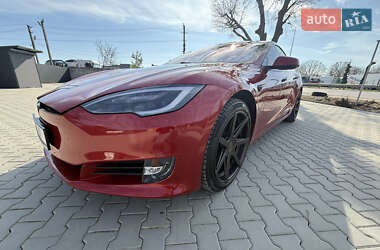 Лифтбек Tesla Model S 2017 в 