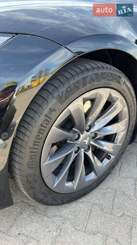 Лифтбек Tesla Model S 2019 в Житомире фото 3 Лифтбек Tesla Model S 2019 в Житомире