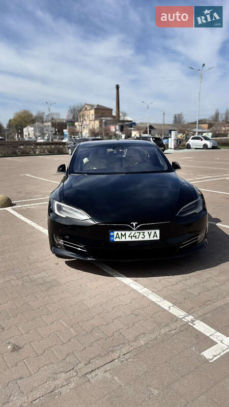 Лифтбек Tesla Model S 2019 в Житомире фото 5 Лифтбек Tesla Model S 2019 в Житомире
