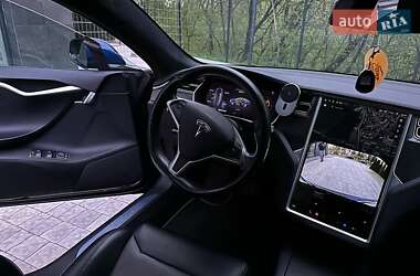 Лифтбек Tesla Model S 2017 в 