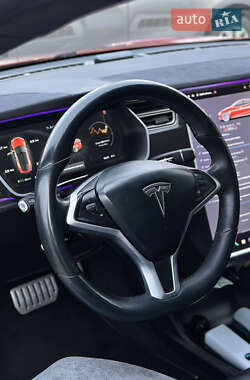 Лифтбек Tesla Model S 2015 в 