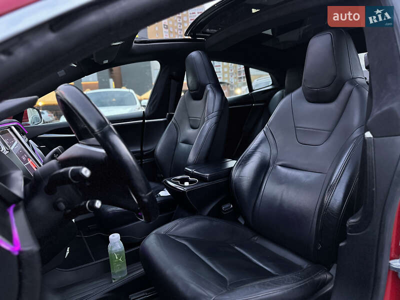Ліфтбек Tesla Model S 2015 в Києві