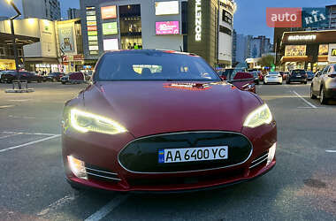Лифтбек Tesla Model S 2015 в 