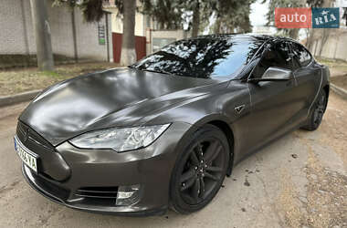 Лифтбек Tesla Model S 2014 в 