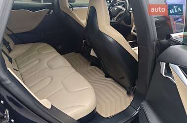 Лифтбек Tesla Model S 2014 в 